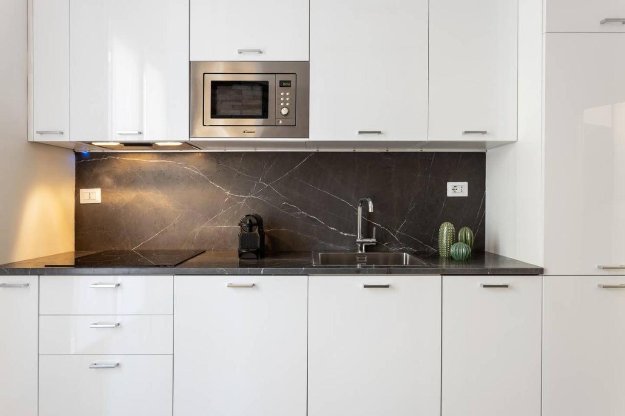 Modern And New Flat In Duomo Area Apartment Milan Exterior photo